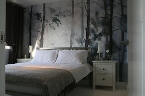 Stunning Clifton Flat in Amazing Central Location