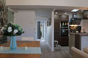 Stunning Clifton Flat in Amazing Central Location