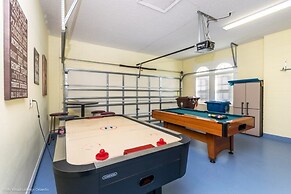 Fantastic 4 Bed Home With Private Pool & Spa 137mh 4 Bedroom Villa by 