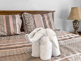 Splendid 3 bedroom home with private pool 2896KL 3 Villa by RedAwning