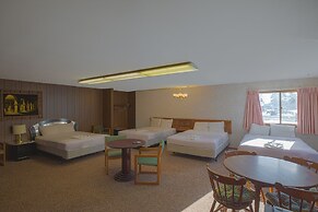 Love Hotels Tomahawk by OYO at Lake Mohawksin WI