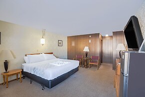 Love Hotels Tomahawk by OYO at Lake Mohawksin WI