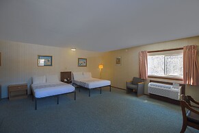 Love Hotels Tomahawk by OYO at Lake Mohawksin WI