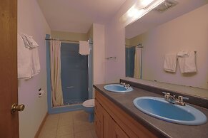 Love Hotels Tomahawk by OYO at Lake Mohawksin WI