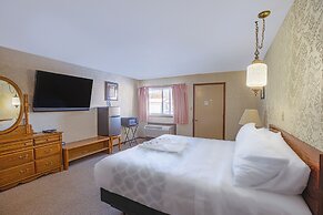 Love Hotels Tomahawk by OYO at Lake Mohawksin WI
