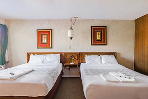 Love Hotels Tomahawk by OYO at Lake Mohawksin WI
