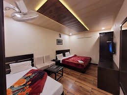 Goroomgo Hidden Chalet Mall Road Nainital