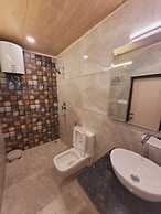 Goroomgo Hidden Chalet Mall Road Nainital