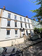 Elegant Georgian Apartment Near Clifton Village