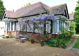 Pinewood Cottage Deluxe Self Catering Apartments