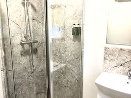 Pinewood Cottage Deluxe Self Catering Apartments