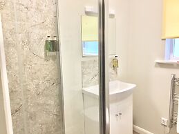 Pinewood Cottage Deluxe Self Catering Apartments