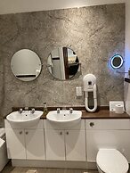 Pinewood Cottage Deluxe Self Catering Apartments