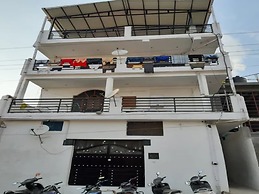 Goroomgo Hotel Ambika House Dehradun