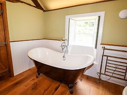 Eagle Farmhouse