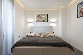 Deluxe Feliciano Apartments