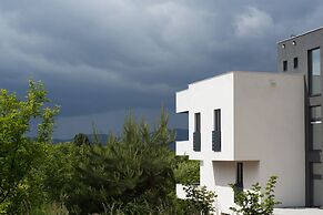 Deluxe Feliciano Apartments