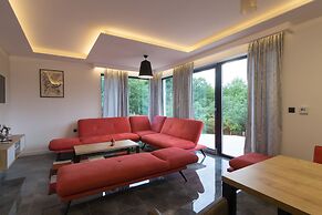 Deluxe Feliciano Apartments