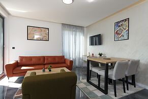 Deluxe Feliciano Apartments