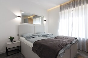 Deluxe Feliciano Apartments