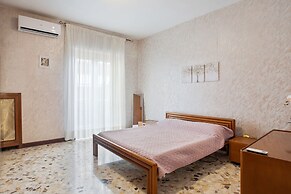 Pane & Pomodoro Beach Roomy Flat