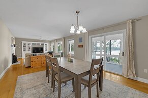 Jcr Taunton Bay Hideaway 3 Bedroom Home by RedAwning