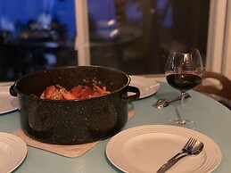 Jcr Taunton Bay Hideaway 3 Bedroom Home by RedAwning