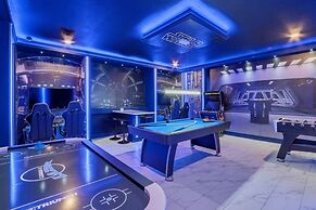 9 Bed Champions Gate With Star Wars Game Room! 9 Bedroom Villa by Reda