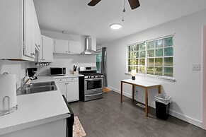 Peaceful Modern Family Home In Fayetteville! 3 Bedroom Home by Redawni