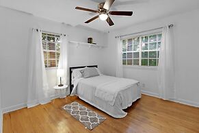 Peaceful Modern Family Home In Fayetteville! 3 Bedroom Home by Redawni