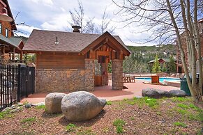 8115 Arapahoe Lodge 1 Bedroom Condo by RedAwning