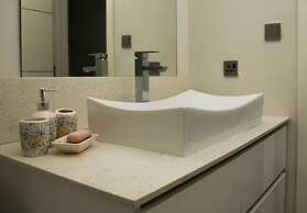 Luxury Modern 2-bed Apartment Pereybere Grand Baie