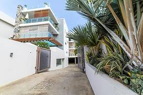 Luxury Modern 2-bed Apartment Pereybere Grand Baie