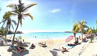 Luxury Modern 2-bed Apartment Pereybere Grand Baie