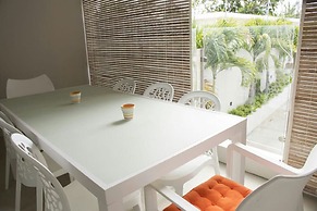 Luxury Modern 2-bed Apartment Pereybere Grand Baie