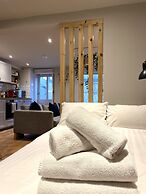 Stylish Studio Apartment in Clifton Village