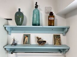 Bright 1 Double bed Apartment Near Cabot Circus