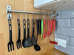 Bright 1 Double bed Apartment Near Cabot Circus