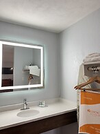 Quality Inn - On The Lake Clarksville-Boydton