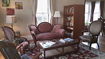Davis Square Inn