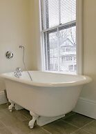 Davis Square Inn