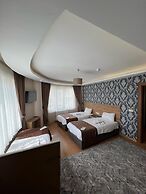 INDİANA HOTEL