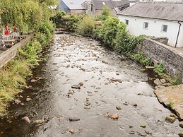 Glan Y Ddol