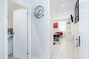 Bedford Hospital Studio Apartment - Victoria D