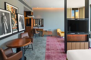 The WB Abu Dhabi, Curio Collection by Hilton