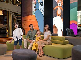 The WB Abu Dhabi, Curio Collection by Hilton