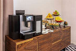 The WB Abu Dhabi, Curio Collection by Hilton