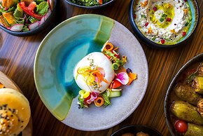 The WB Abu Dhabi, Curio Collection by Hilton