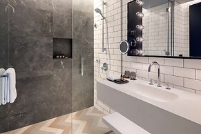 The WB Abu Dhabi, Curio Collection by Hilton