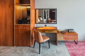 The WB Abu Dhabi, Curio Collection by Hilton